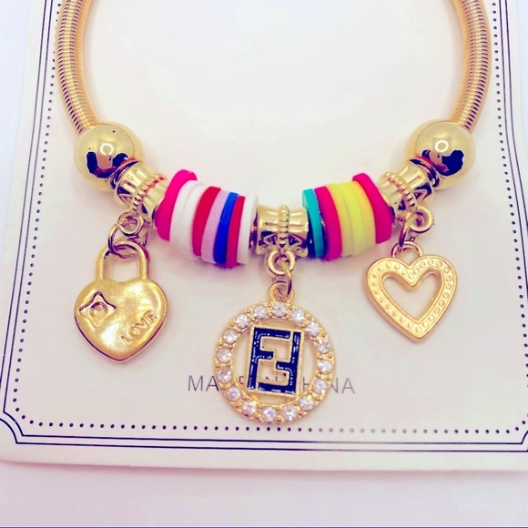 Bracelet Hearts Crystals Beads Golden tone. Won’t Tarnish loo… - Picture 4 of 6